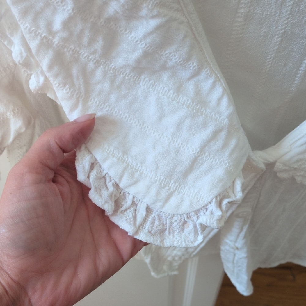 White Women's Top with Ruffled Collar - Picture 3 of 5
